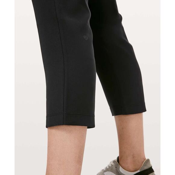 Lululemon Sz 6 On The Fly Straight Leg Crop Pants 23" Pockets Black W6AVMS Woven - Picture 2 of 15